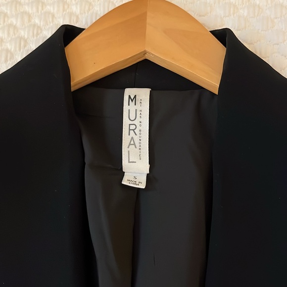 Black blazer - Picture 2 of 5